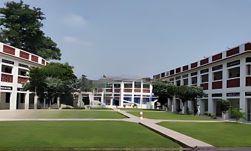 Bhai Dan Singh Pub Sen Sec School — photo 1