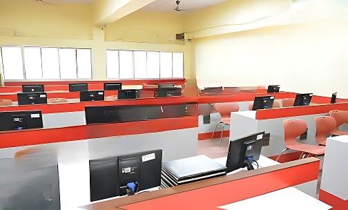Dr.Ambedkar College of Commerce And Economics — photo 1
