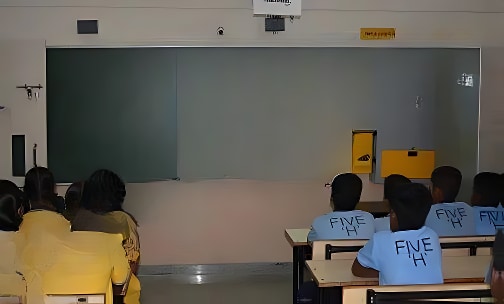 Five 'H' English High School — photo 1