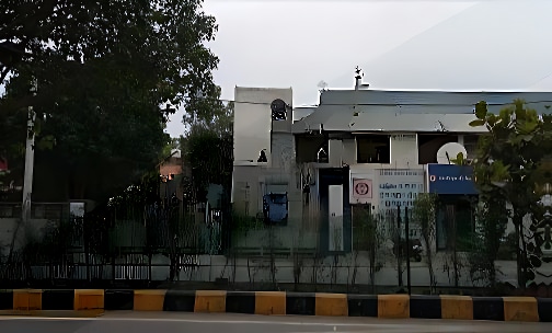 Model School — photo 1