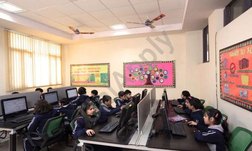 Darbari Lal Foundation World School — photo 5