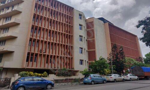 Tolani College of Commerce — photo 1